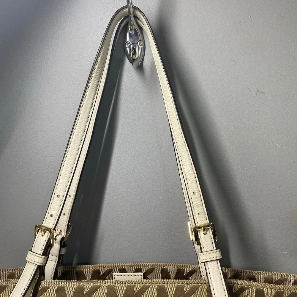 Michael Kors Womens Signature Jet Set Canvas Tote tan and gold. EUC 10x15x6